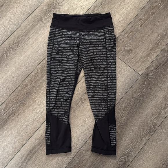 Lululemon pace rival crop leggings size 4 stripe Play slate - Picture 2 of 4